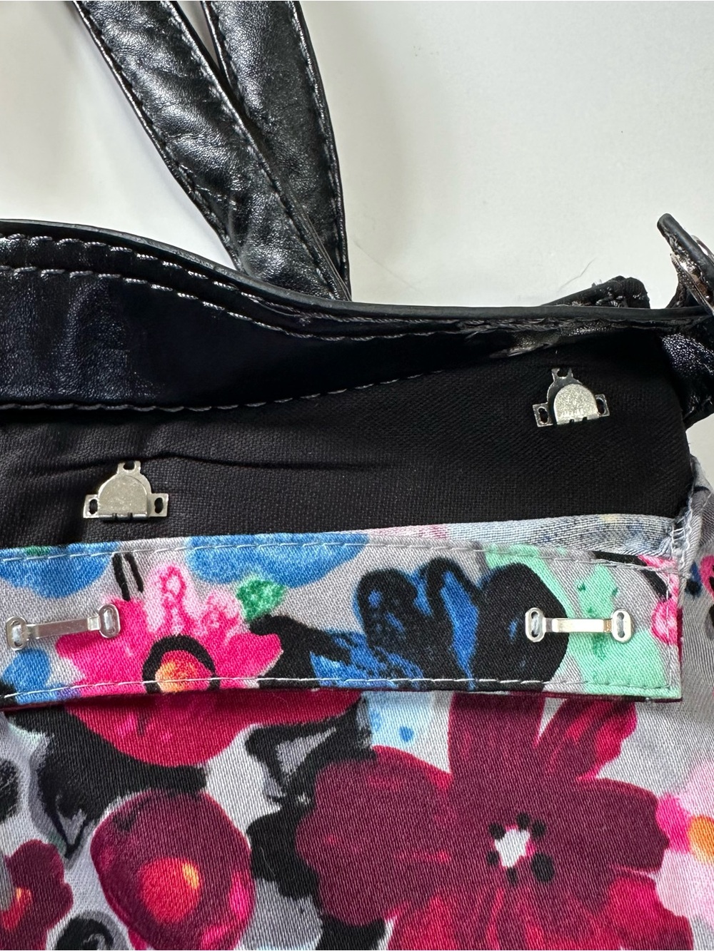 Thirty-One Skirt Purse with Interchangeable Watercolor Floral Skirt - Picture 4 of 8